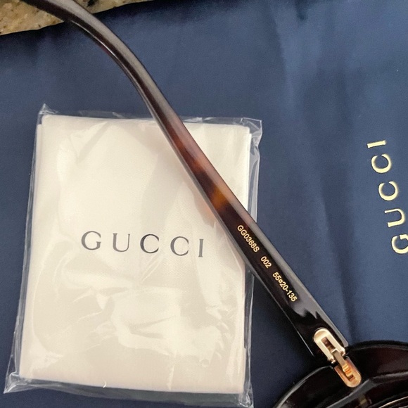 New 🖤 Gucci sunglasses - Picture 11 of 12